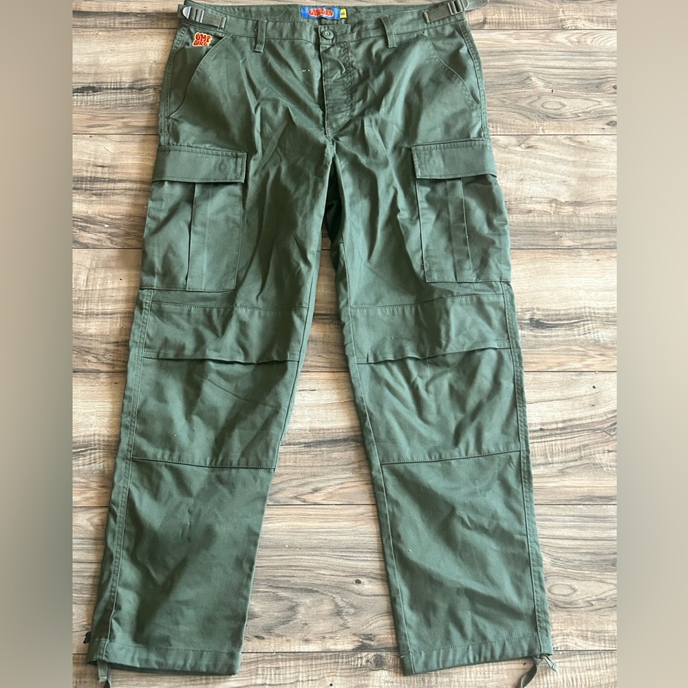 Military green empire cargos, size32, adjustable ends